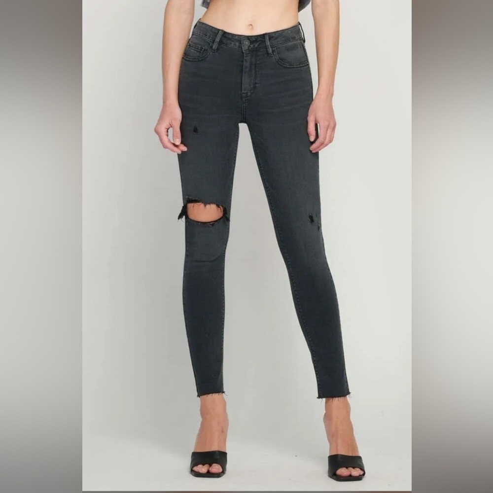 NWT Hidden Jeans Amelia Mid Rise Distressed Skinny - Picture 2 of 3